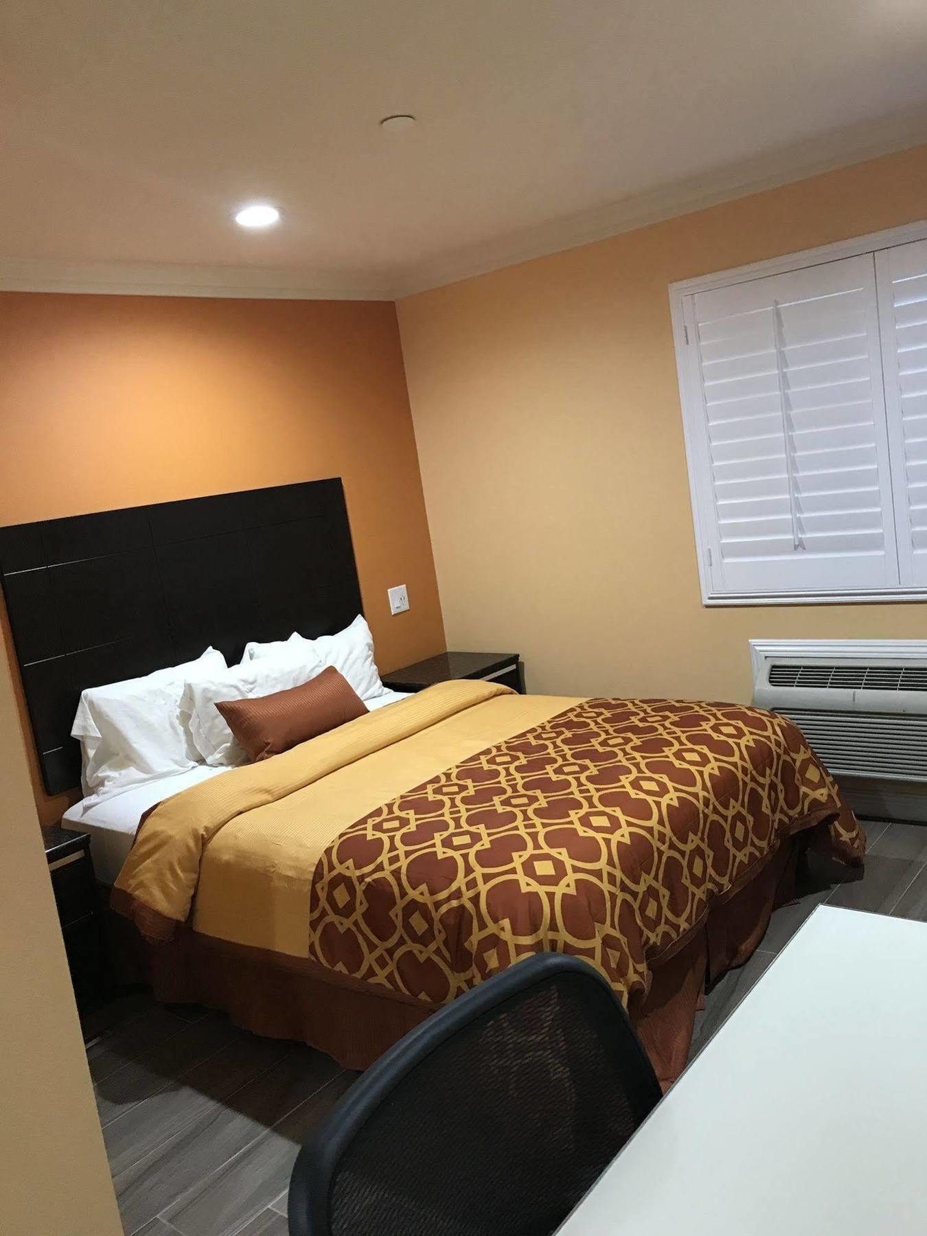 Executive Suites Inn 웨스트민스터 외부 사진